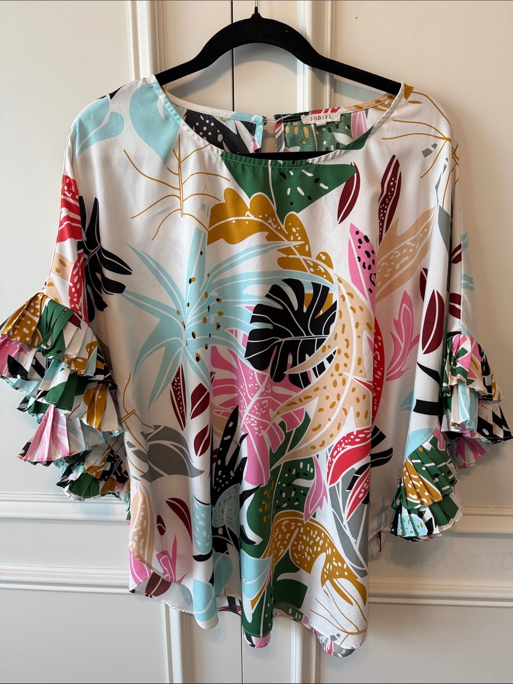 JODIFL Multicolor Botanical Ruffle Sleeve Blouse